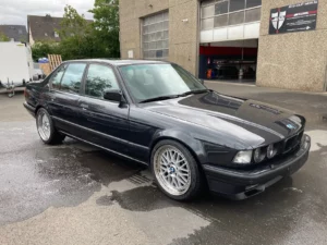 Zeitgenössich modifizierter e32 750i