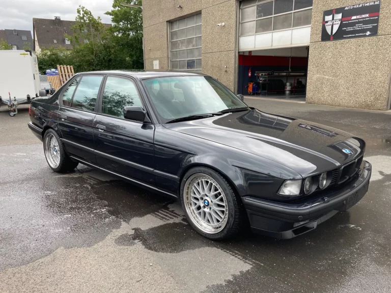Mehr über den Artikel erfahren Zeitgenössisch modifizierter E32 750i