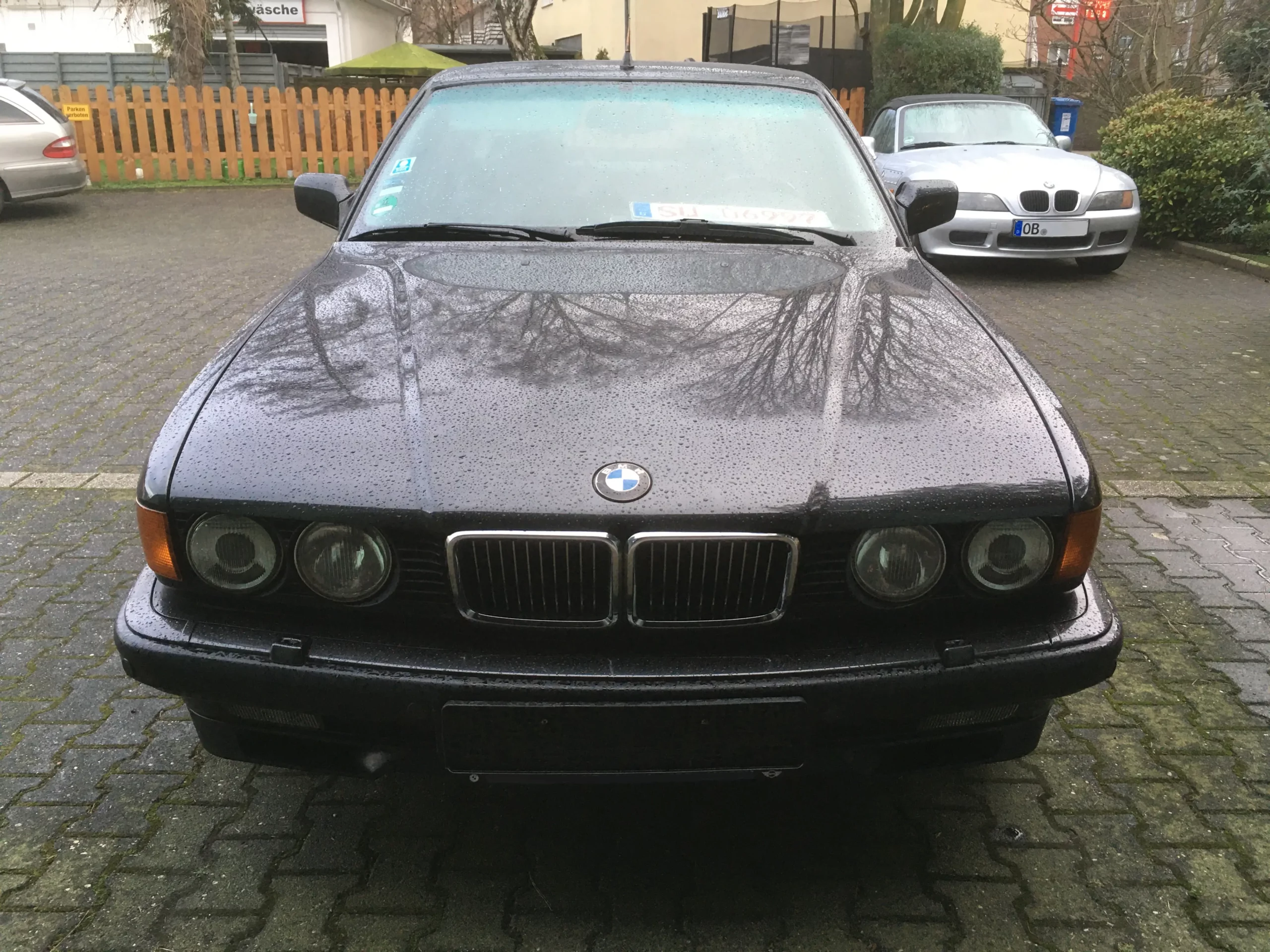 BMW-750i-2