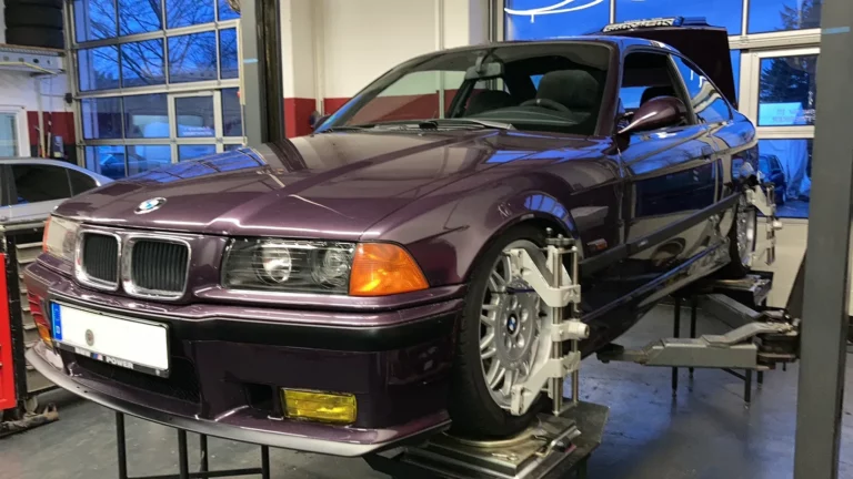 Mehr über den Artikel erfahren Die Wartung und Pflege von BMW Youngtimern und Oldtimern